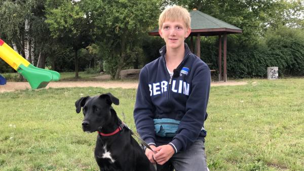 Emilio mit seinem Hund Roxy