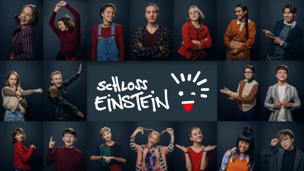 Der „Schloss Einstein“-Cast von Staffel 26: Julia (Jules des Groote), Io (Clara Jaschob), Ava (Mia Stieber), Noah (Philip Rüger), Joyce (Matilda Willigalla), Reena (Sophia Leonie Mauritz), Leon (Dean-Ryan Kuhlig), Fabienne (Paula Uhde), Sirius (Niels Krommes), Marlon (Matti Schneider), Colin (Johannes Degen), Annika (Merle Sophie Eismann), Casper (Jakob Engel), Mikka (Jona Kirchner), Chiara (Jamila Weintritt), Nesrin (Julie Marienfeld), Massuda (Tisa Pharischad Khumyim), Joel (Samuel Koch)